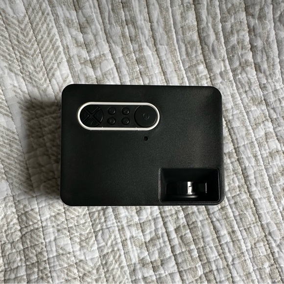 Mini portable LED/LCD projector 1080 P Brand new in box with everything - Picture 10 of 16